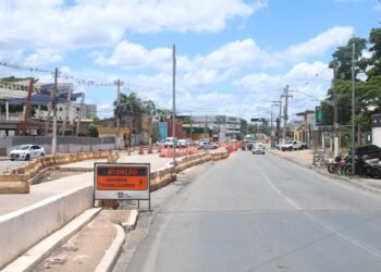 Obras do BRT fecham parcialmente a Avenida da FEB