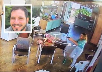 Médico envolvido em morte de idosos fica em cela separada