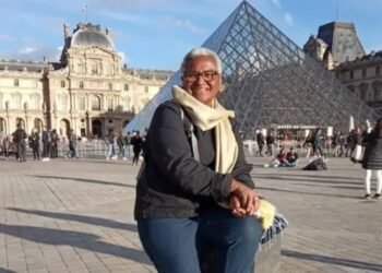 Aposentada de 64 anos que já viajou por mais de 60 países conta como economizou para isso