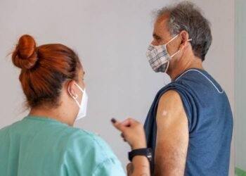 Butantan: entenda a importância da vacina da gripe em idosos