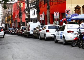 Estacionamento grátis em Cuiabá: idosos têm direito garantido