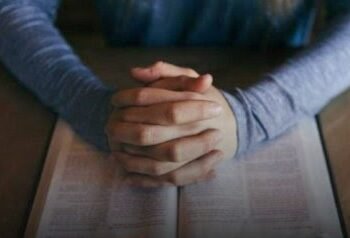 Filha orava para idosa morta há quase 6 meses “ressuscitar”