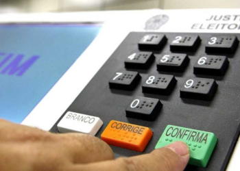 Conheça as funções de prefeitos e vereadores e como fiscalizá-los