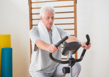 Pesquisa mostra quando o treino gera mais benefícios para idosos hipertensos