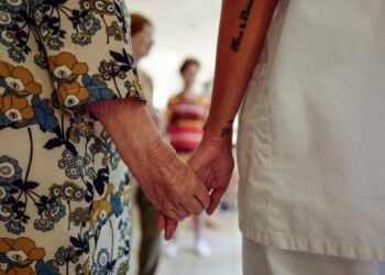 Idosos têm direito a regra especial no Imposto de Renda e no plano de saúde; entenda