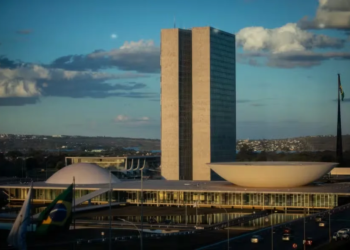 PEC retoma Reforma da Previdência e obriga estados e municípios a aderirem às regras da União. Veja o que muda