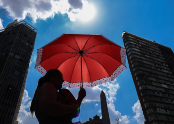 Ondas de calor fazem Brasil perder R$ 152,2 milhões e castigam idosos e bebês; entenda