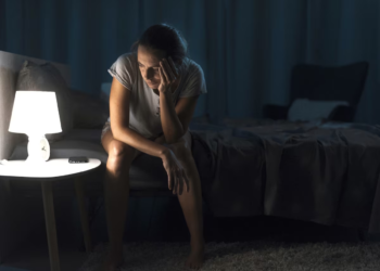 Dormir mal acelera o envelhecimento cerebral e pode aumentar o risco de demências, indica pesquisa