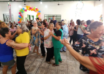Prefeitura de Cuiabá encerra mês do idoso com baile animado no CCI Padre Firmo