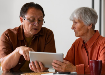 Conheça a plataforma de educação digital para pessoas idosas lançada pelo Governo Federal