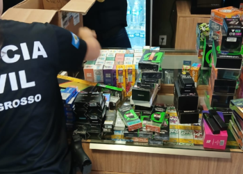 Polícia Civil e Procon Estadual combatem venda de cigarros eletrônicos em Cuiabá e Várzea Grande