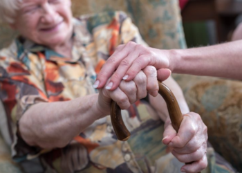 Deputados discutem falta de médicos geriatras no Brasil