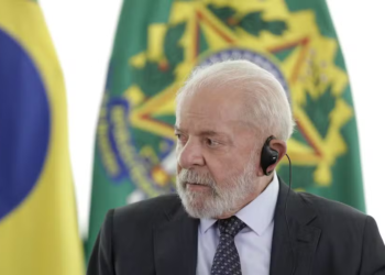 Lula veta limitação para deficiência leve em concessão de BPC