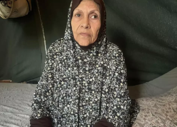 “Velhos demais para tudo isso”: Os idosos de Gaza sofrem o impacto da implacável ofensiva