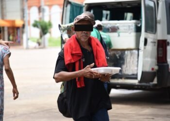 Prefeito de Cuiabá se compromete em atender população em situação de rua
