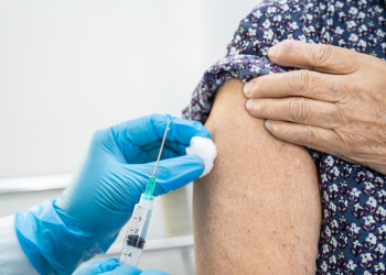 Entidades de Mato Grosso destacam importância de priorizar a vacinação contra a dengue para idosos