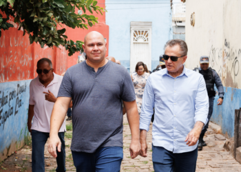 Prefeito reúne TJ, MP e busca de solução para moradores em situação de rua