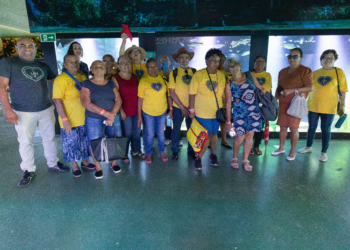 Mais de 100 idosos do Projeto “Vida Plena” visitam o Aquário Museu do Rio