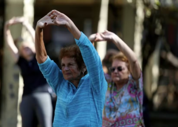 O que impacta mais o envelhecimento, genética ou estilo de vida? Novo estudo responde