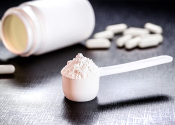 Creatina pode ajudar idosos no ganho de músculos? Especialistas analisam