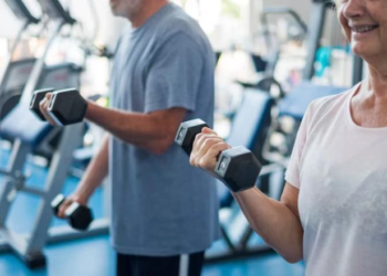 Musculação pode ser aliada na prevenção da demência em idosos, diz estudo