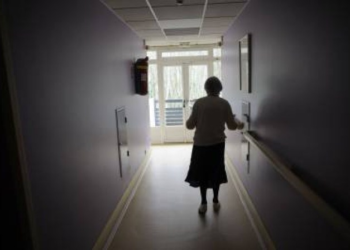 Abandono de idosos desafia o país