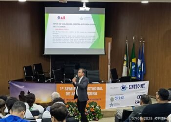 Presidente do CEDEDIPI-MT ministra palestra sobre violência contra idosos na Conferência Regional dos Técnicos Industriais da 1ª Região