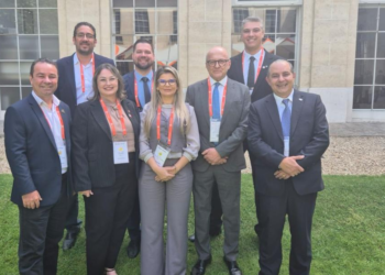 Mato Grosso recebe certificação de zona livre de aftosa sem vacinação em cerimônia em Paris