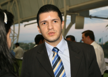 Juiz de Cuiabá determina suspensão de descontos não autorizados em benefício previdenciário de idoso