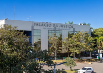 Justiça barra prática do INSS e protege trabalhadora contra término indevido de benefício