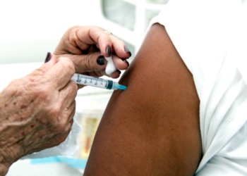 Vacinação contra gripe passa a ser aplicada em todos os públicos a partir desta terça-feira (1º)