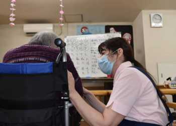 Envelhecido, Japão convive com idosos mortos em casa por seus cuidadores, muitas vezes um familiar