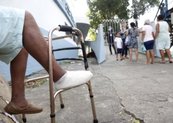 Critérios do BPC podem mudar, com pressão para corte de gastos? Veja o que está em debate