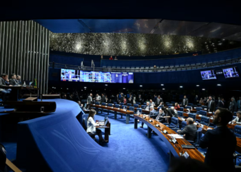 Oposição diz que governo ‘declarou guerra ao Congresso’ por judicializar IOF e promete reação