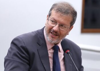 Comissão aprova isenção de tributos em equipamentos de informática vendidos para idosos carentes