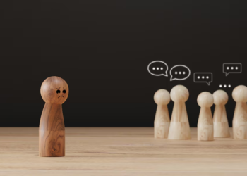 Estou na meia-idade e ainda me importo com o que as pessoas pensam sobre mim. Como parar com isso?