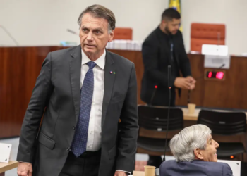 Defesa de Bolsonaro recorre contra prisão domiciliar 
