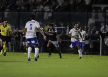 Parlamentares enviam emendas a clubes de futebol, e verba paga de trave a técnico