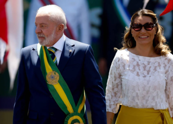 Lula acena a evangélicos e diz que maioria dos deputados pouco liga para o povo