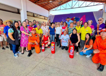 Corpo de Bombeiros promove palestra de conscientização ambiental para idosos