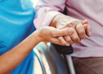 Idosos no Brasil enfrentam desafios por direitos e dignidade