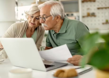 A fórmula para viver a aposentadoria sem dívidas, segundo economista