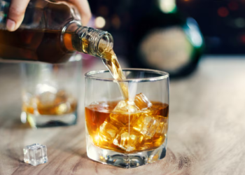 De vômito a cegueira, quais são os sintomas da intoxicação por metanol?