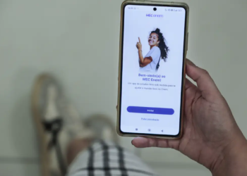 Enem: aplicativo do MEC traz simulados e correção de redações