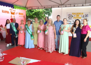 Idosos do Cras Palmeiras são coroados em evento especial que celebra o Mês do Idoso em Sinop