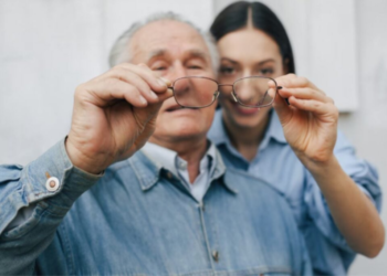 A ciência descobre como reverter a perda de visão ligada à idade: um passo que pode mudar a oftalmologia