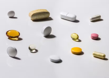 Pessoas em busca de longevidade estão tomando suplementos de NAD+. Eles funcionam?