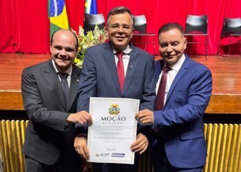 Deputado Botelho homenageia advogados; presidente do CEDEDIPI-MT, Isandir Rezende, está entre os agraciados