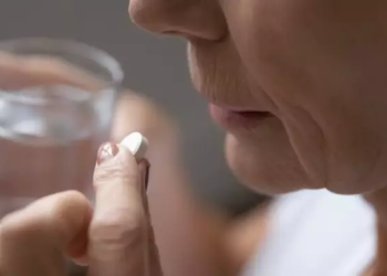 Uso irregular do calmante mais vendido no Brasil causa dependência silenciosa entre idosos