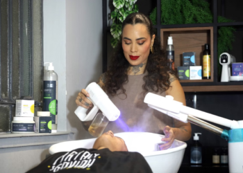 6 em cada 10 brasileiros negros sofrem discriminação nas compras e serviços, aponta pesquisa